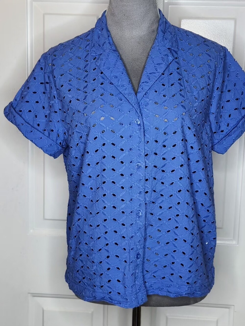Banana Republic Perforated Eyelet Button-Down Top in Blue Size M